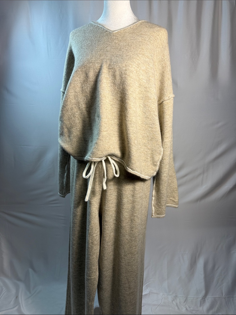 Vince Camuto Beige Knit Two-Piece Lounge Set